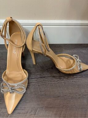 Shoe Dazzle Pointed-Toe Heels with Crystal Bow
